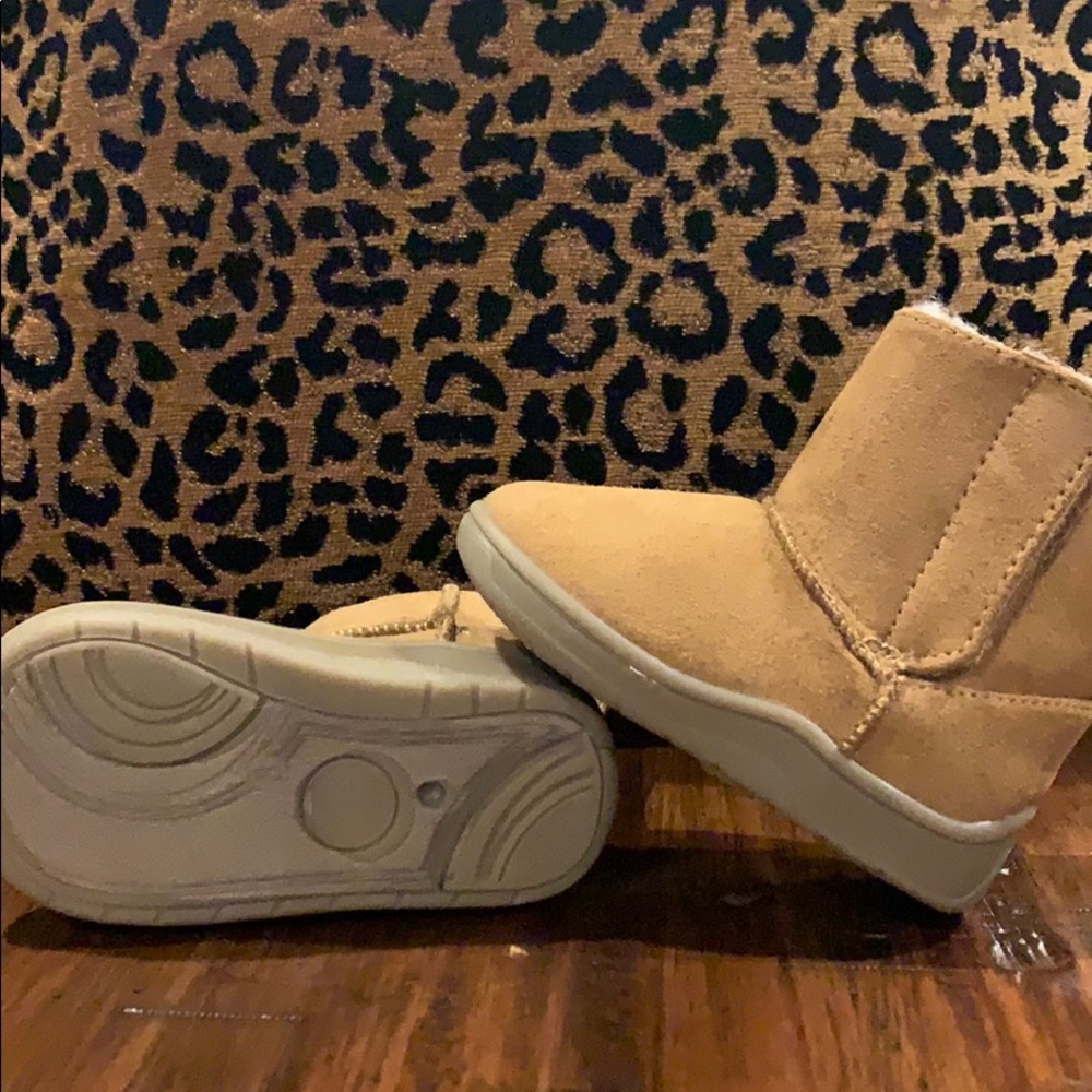Girl/baby boots